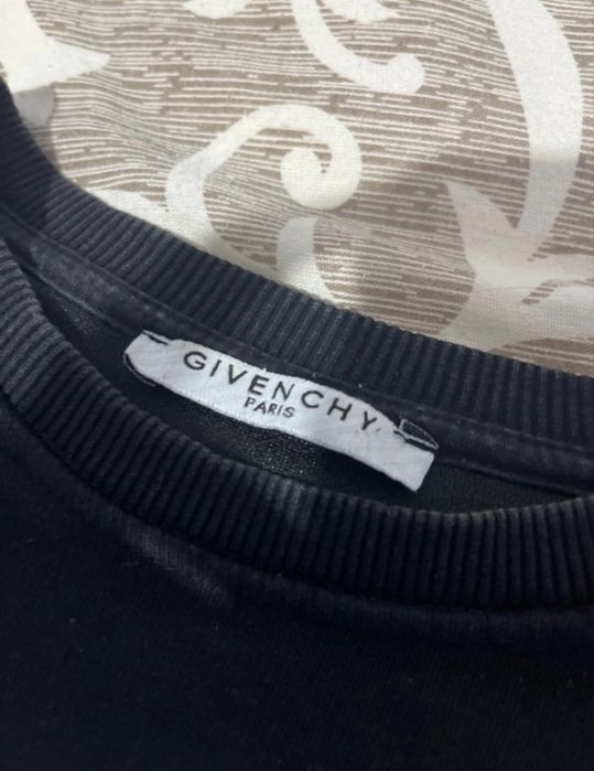Bluza Givenchy.