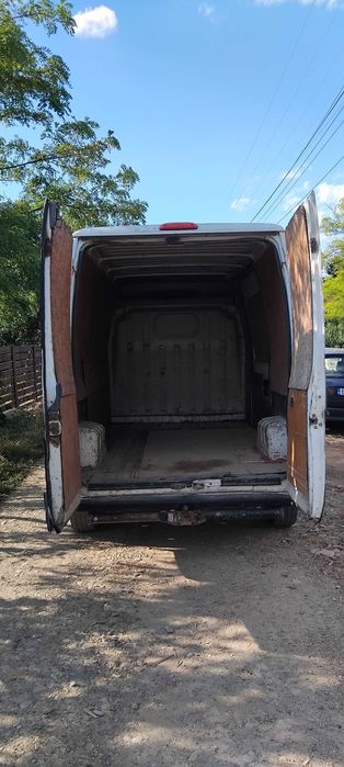 Dubă. Peugeot. Boxer.