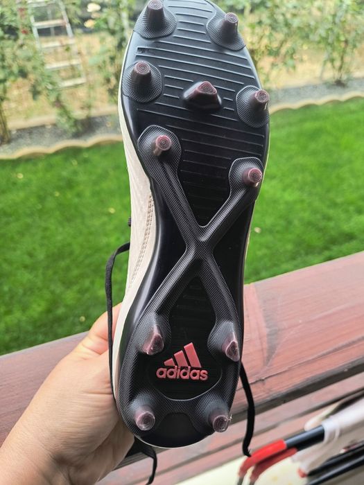 De vânzare crampoane iarba Adidas ,mărime 42,