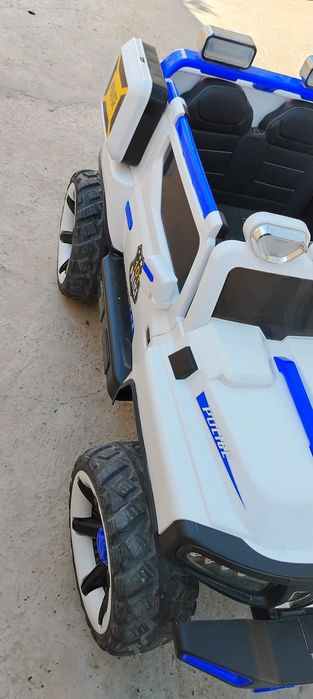 2кишилик машина  сотилади