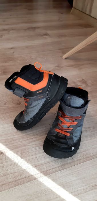 Непромукаеми детски обувки 31 и 33 номер