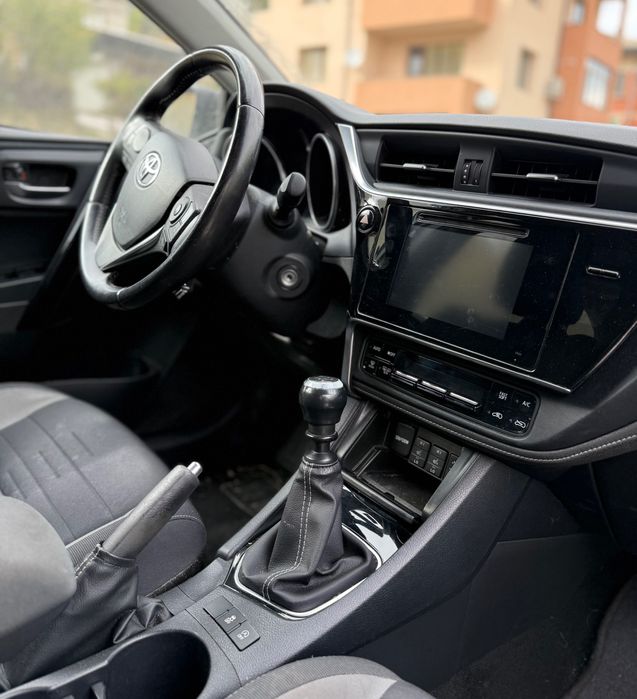 Toyota Auris 2016 1.6 D4-D