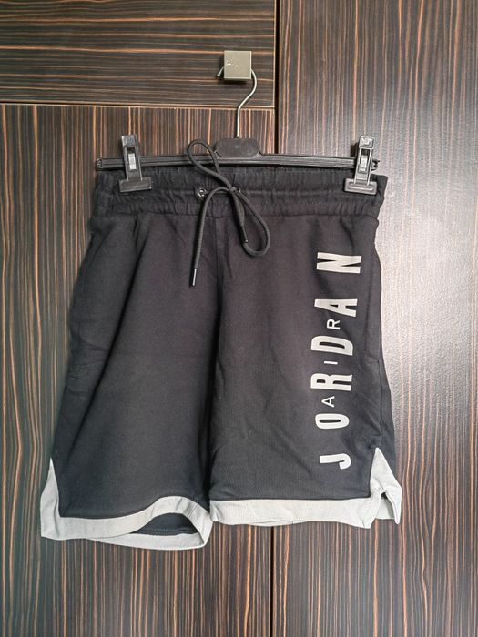 Nike Jordan къси панталони Adidas tech