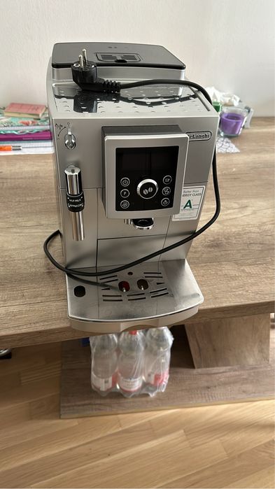 DeLonghi. Magnifica