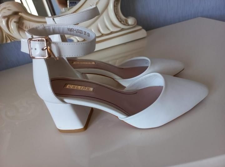 Продается женская обувь