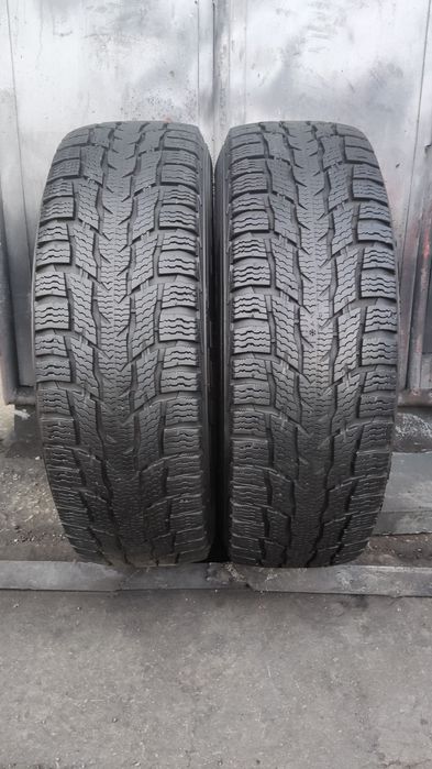 2бр. зимни бусови гуми 215/75/16C Nokian WRC3
dot23
7mm 
Добро състоян