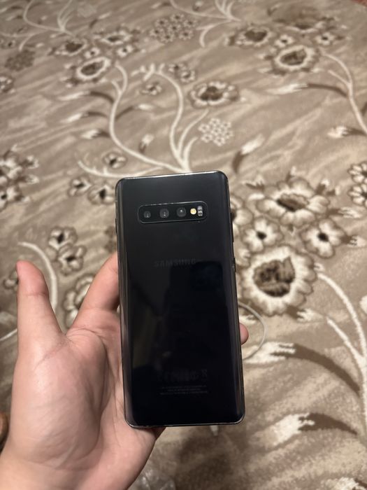 Vand schimb samsung s 10 plus perfect functional, detalii pv