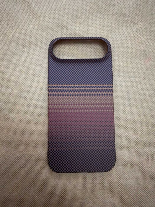 Чехол с карбоновой текстурой для iPhone 17 Air