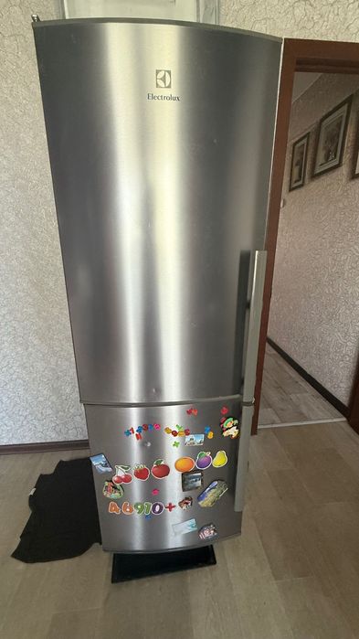 Продам холодильник Electrolux