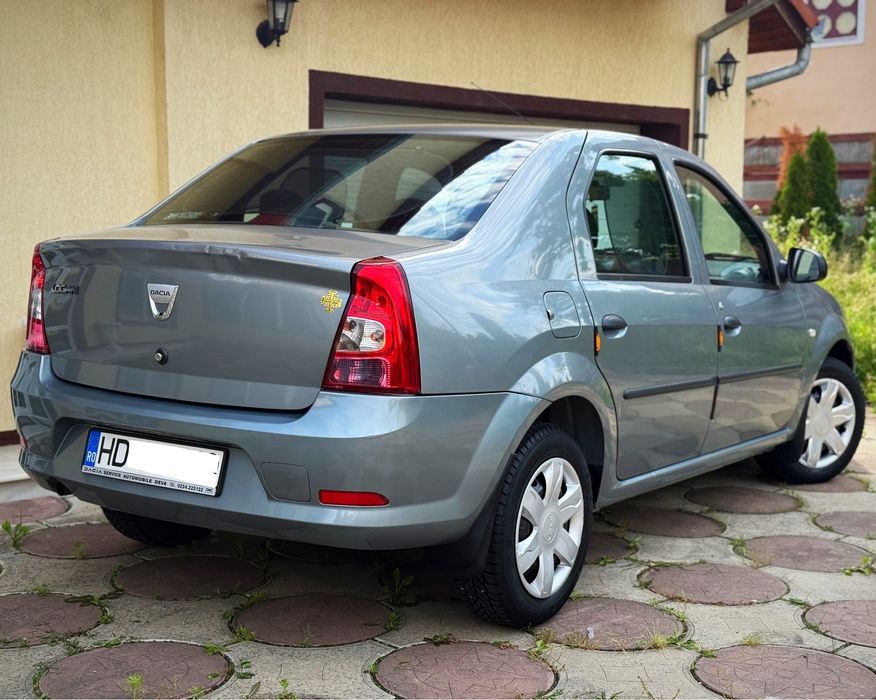 Vand Dacia Logan,10/2011, 74000 de km,unic proprietar de la starea de NOU!
