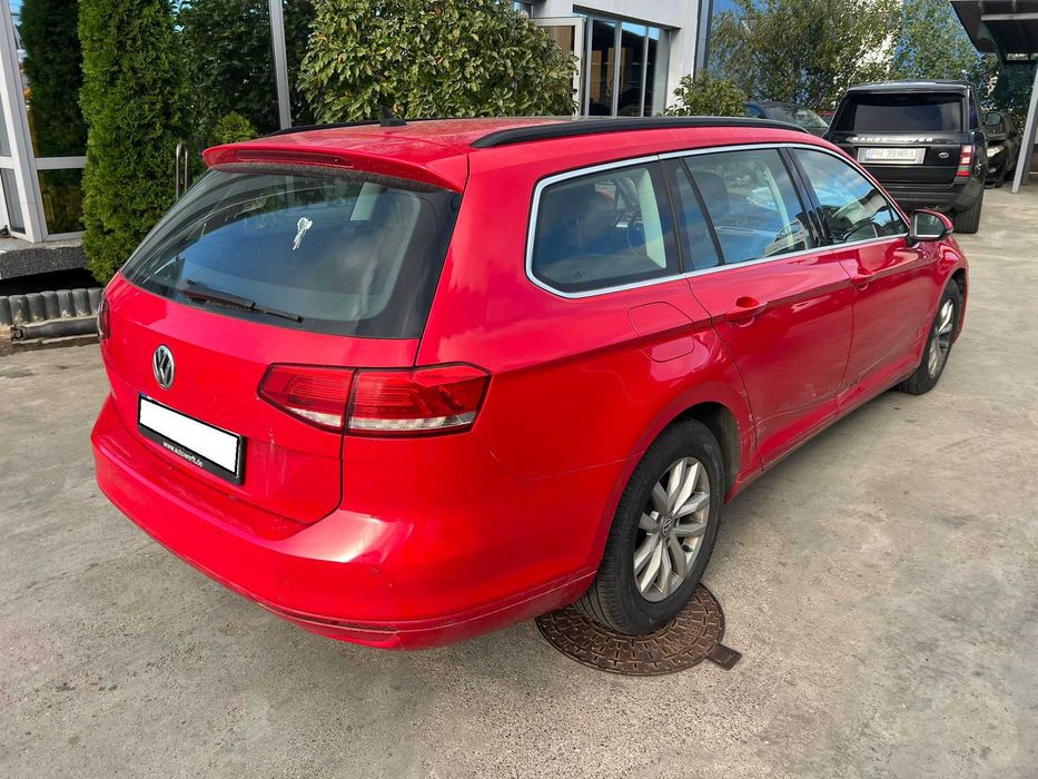 Volkswagen Passat B8 Variant 1.6 TDI 120 CP DSG • 2016 • Avariat