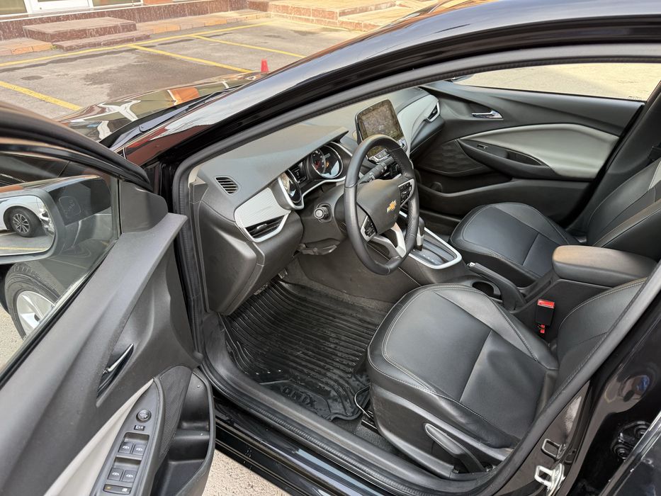 Chevrolet Onix Premier 2.
