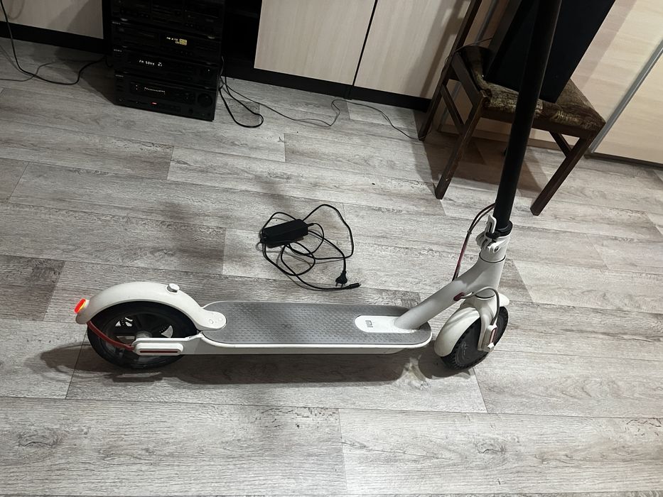 Продам электросамокат хіаоті m365