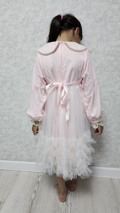 Продам нарядные платья для девочек 128 рост