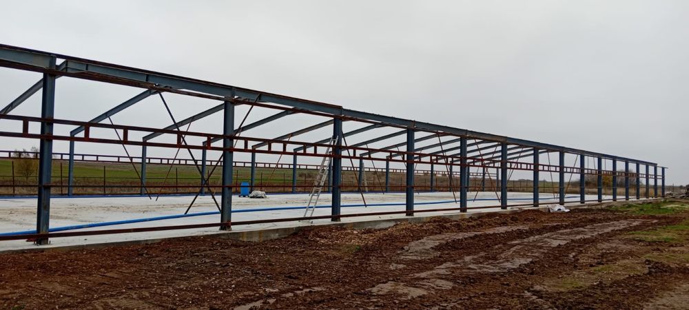 Vand hale metalice mici si mari industriale