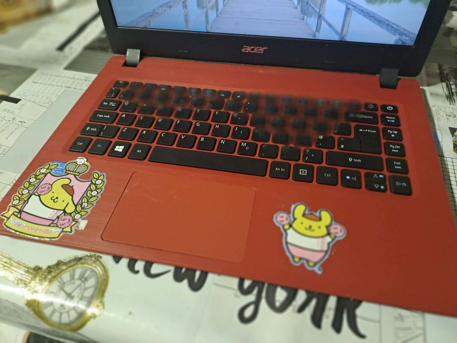 Vând laptop Acer în stare bună la preț 650 RON