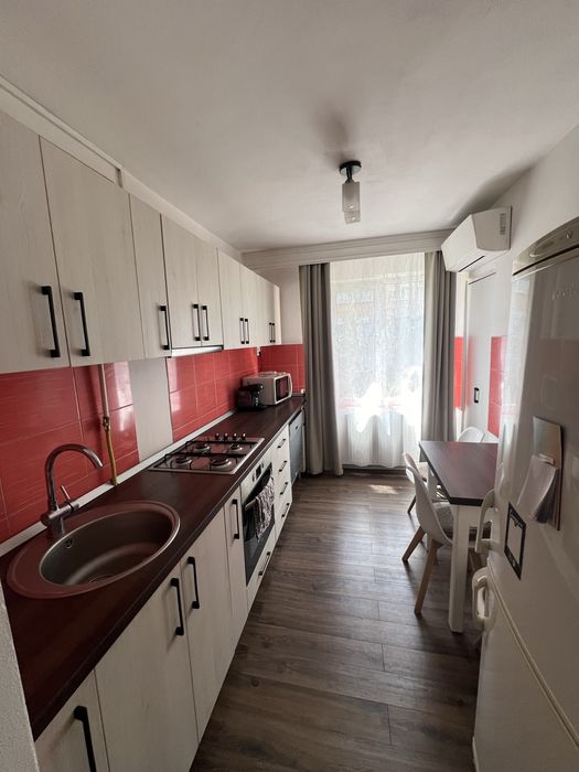 Închiriez apartament 2 camere la etaj 2 în Zalău