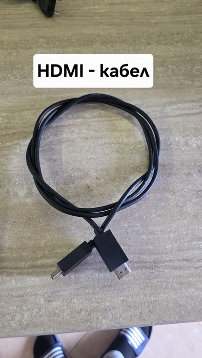 Playstation 5 + два контролера + God of War Ragnarök