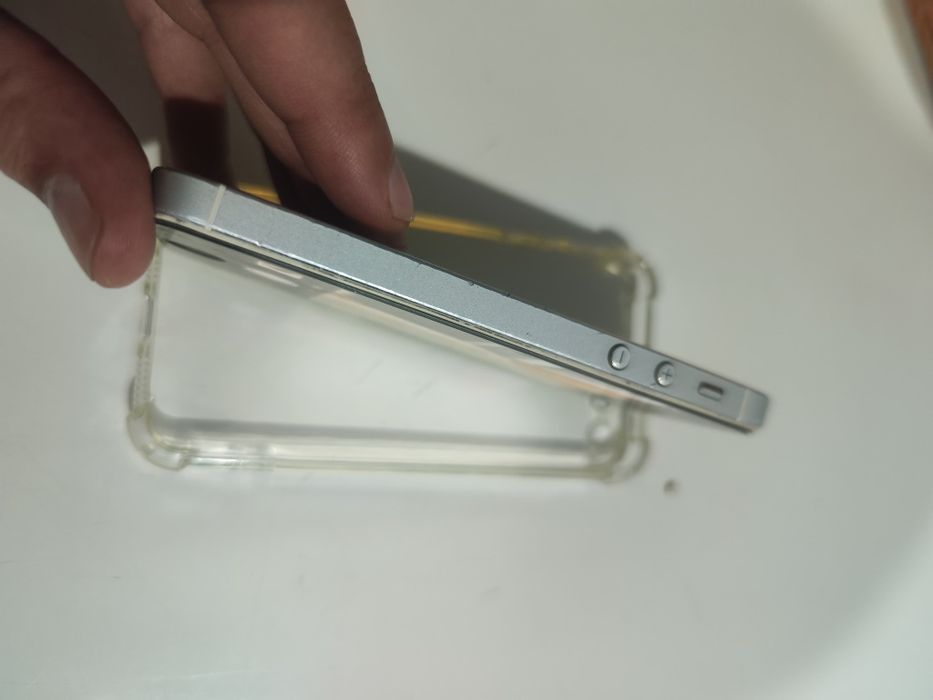 Айфон 5 в идеальном состоянии