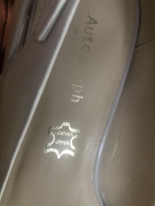 Pntofi noi, din piele, culoare gri deschis, mas. 38, toc 5 cm