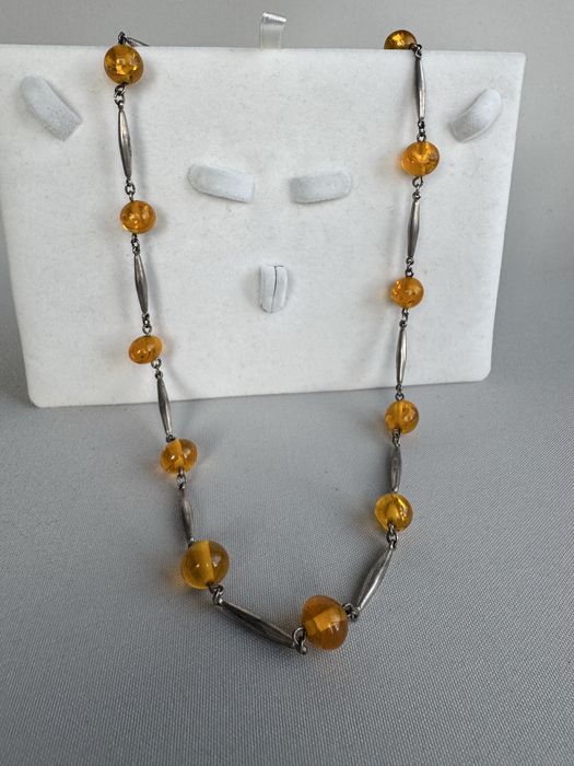 Colier din argint si chihlimbar