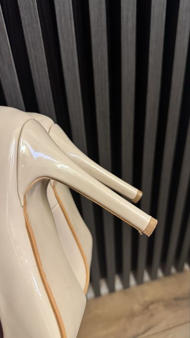 Pantofi stiletto marime 37