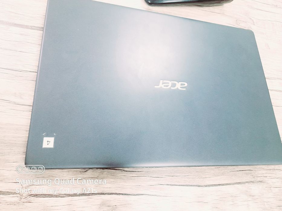Acer notebook i3 10 256 ssd