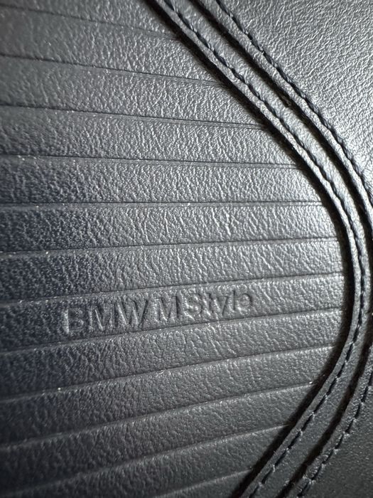 Луксозен визитник BMW + подарък още един!