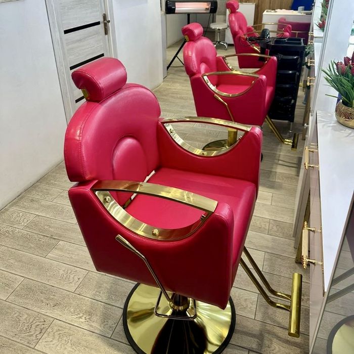 Парикмахерское кресло в наличии