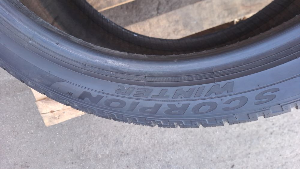2бр. 255/40/21 Pirelli Scirpion Winter