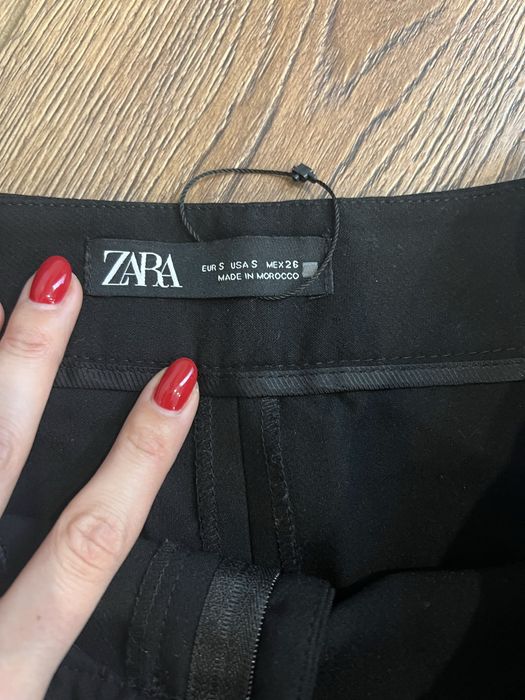 Панталон Zara.