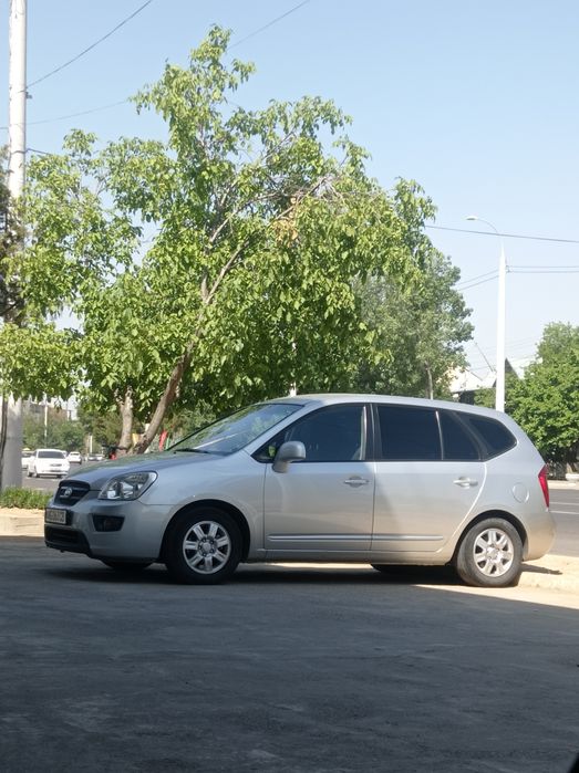 Kia carens 2010  металлик ранг  А/Т