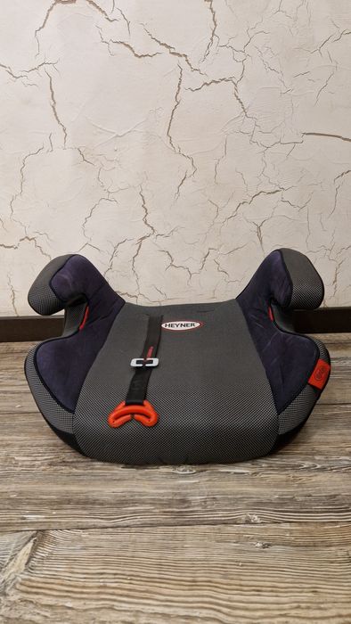 Автокресло Бустер HEYNER