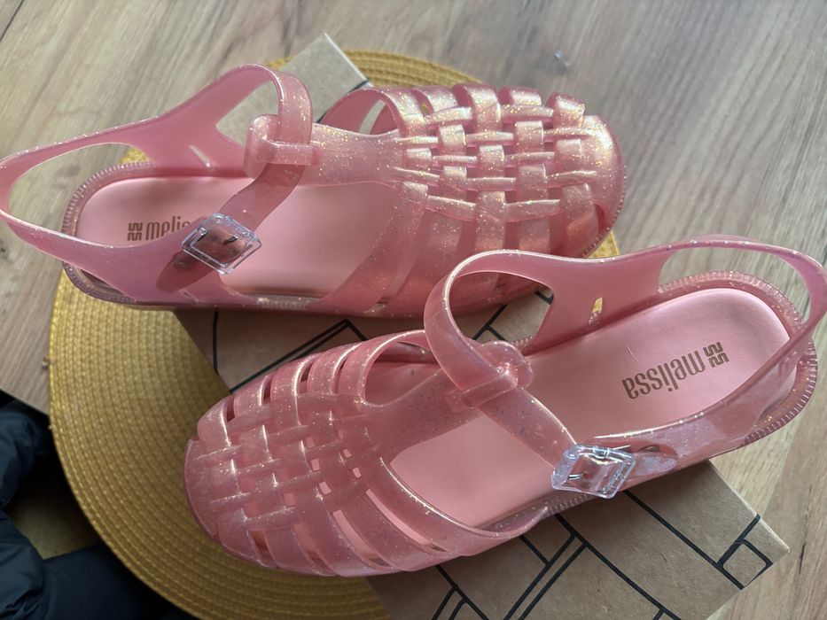 Тениска Guess/Melissa possession сандали