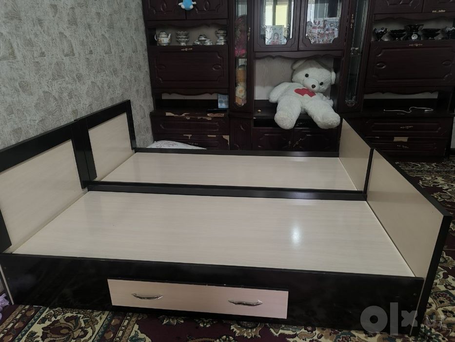 Продаеться стенка кровать