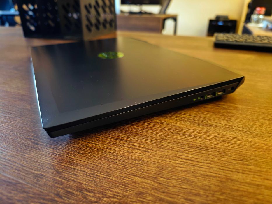 Игровой ноутбук HP Pavilion Gaming 15 в идеальном состоянии