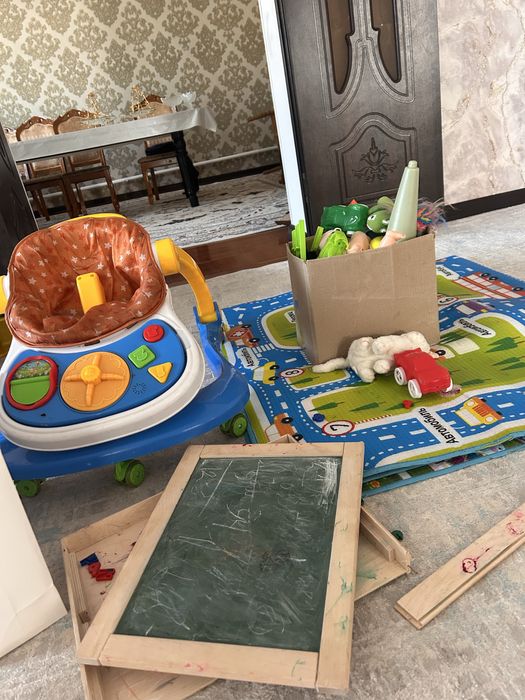 Ойыншықтар сатылады