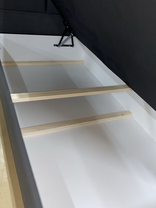 Pat matrimonial, Clasic European Premium 200x200 cu saltea inclusa