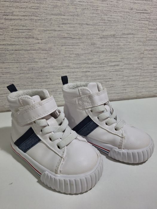 Бели мартонки h&m