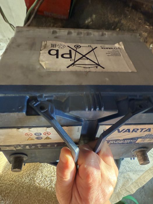 Baterie varta 70 ah la 300 lei