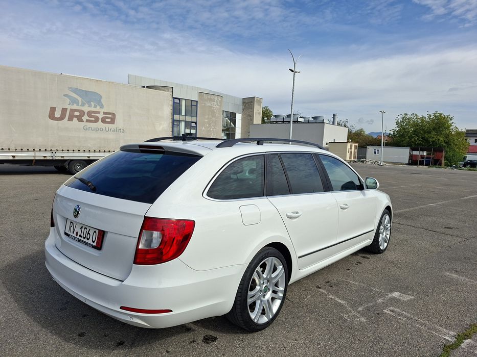 Skoda  Superb  Model Elegance 2012  2.0 Tdi   Automat D.S.G