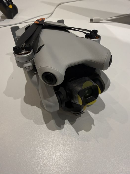 DJI Mini 4 pro noua sigilata pentru piese  placa defecta