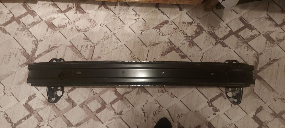 Продаётся усилеть hyundai accent