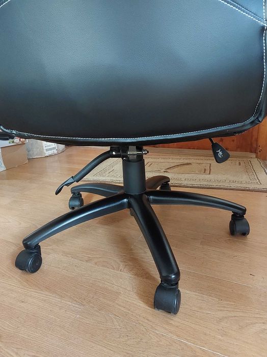 Vand scaun elegant de birou (Jysk)