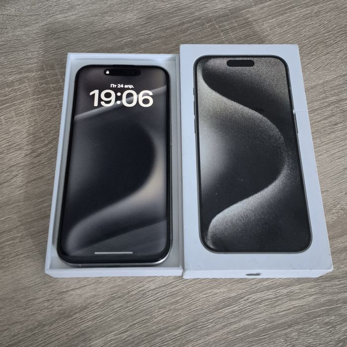 iPhone 15 pro Natural Titanium