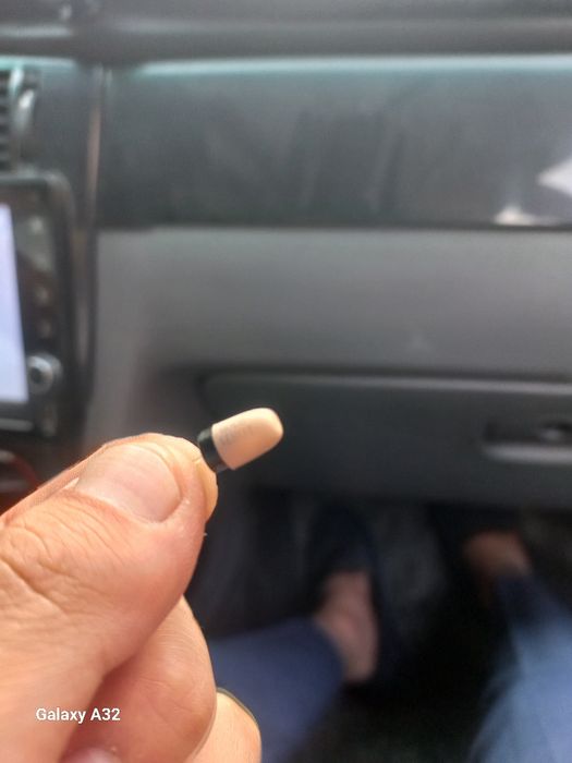 Imtihon uchun kichik navushnik simkarta orqalik ishlaydi