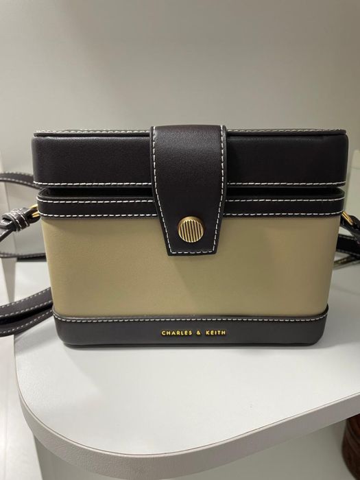 Charles & keith сумочка