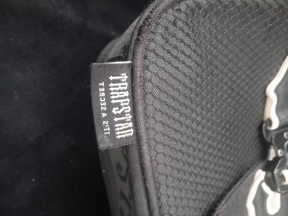 Продавам чанта Trapstar