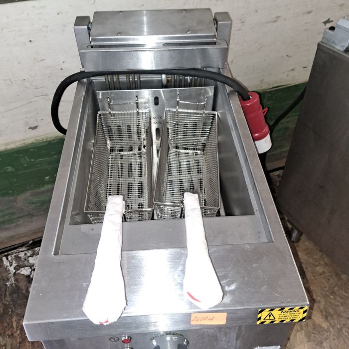 Фритюрник професионален FALCON с филтрираща система