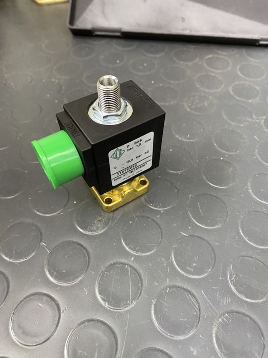 Магнет вентил клапан еспресо бойлер Зануси Спацио